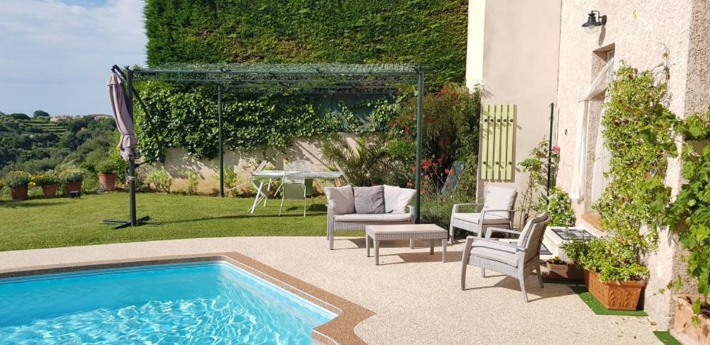 Studio-Mezzanine Dans Villa Cagnes-sur-Mer Exterior photo